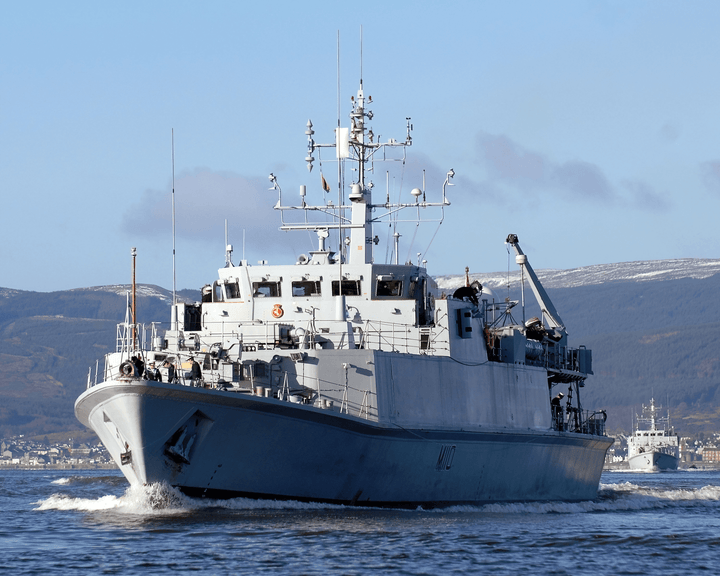 HMS Ramsey M110 | Photo Print | Framed Print | Sandown Class | Minehunter | Royal Navy - Hampshire Prints