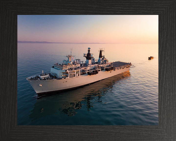 HMS Albion L14 | Photo Print | Framed Print | Albion Class | Amphibious ship | Royal Navy - Hampshire Prints