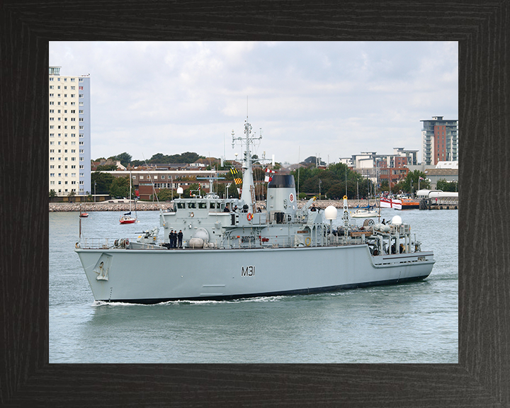 HMS Cattistock M31 Royal Navy Hunt class mine hunter Photo Print or Framed Print - Hampshire Prints