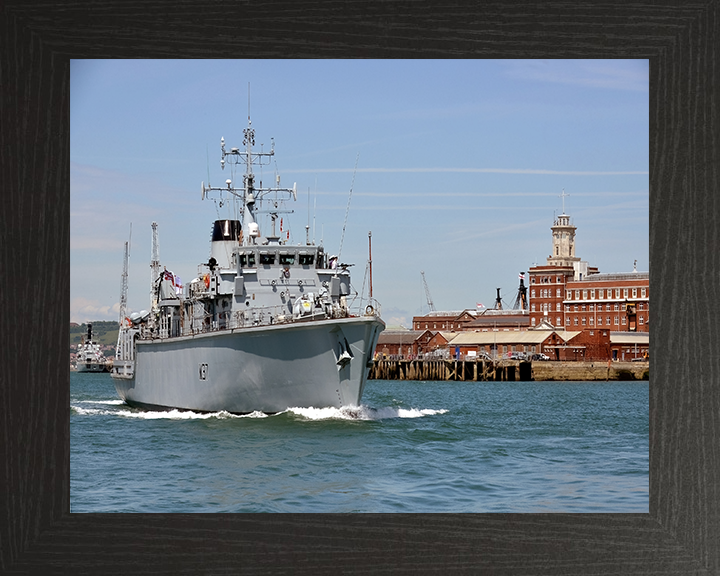 HMS Chiddingfold M37 | Photo Print | Framed Print | Hunt Class | Minehunter | Royal Navy - Hampshire Prints