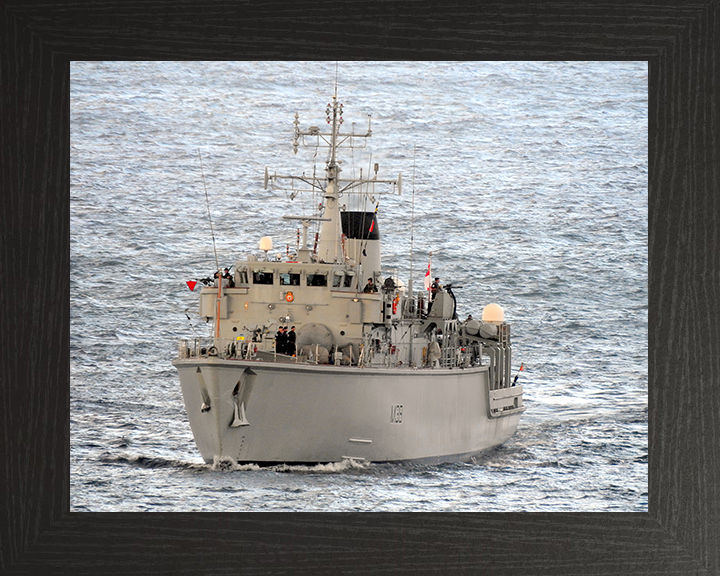 HMS Atherstone M38 Royal Navy Hunt class mine countermeasures vessel Photo Print or Framed Print - Hampshire Prints