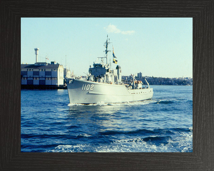 HMS Alcaston M1102 Royal Navy Ton Class Minesweeper Photo Print or Framed Print - Hampshire Prints