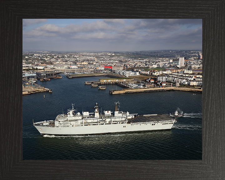 HMS Bulwark L15 Royal Navy Albion class amphibious ship Photo Print or Framed Print - Hampshire Prints