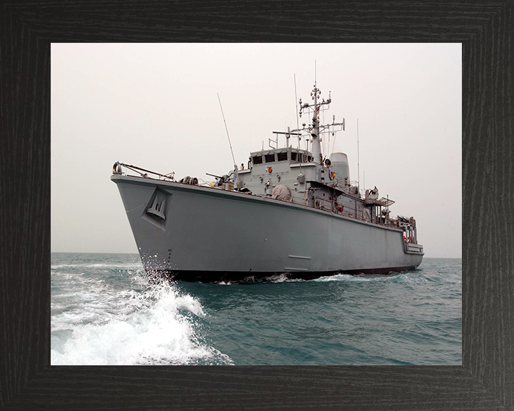 HMS Brocklesby M33 Royal Navy Hunt class Mine Counter Measures Vessel Photo Print or Framed Print - Hampshire Prints