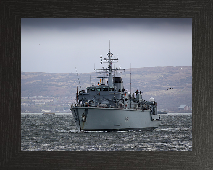 HMS Brocklesby M33 Royal Navy Hunt class Mine Counter Measures Vessel Photo Print or Framed Print - Hampshire Prints