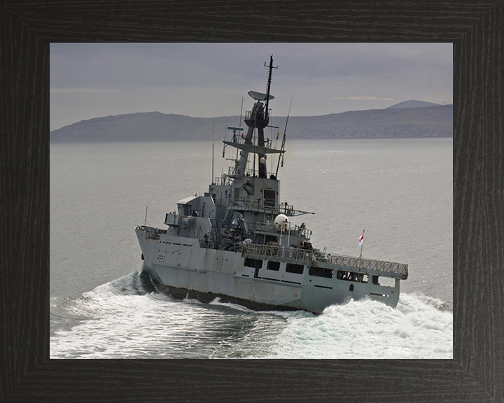 HMS Clyde P257 Royal Navy River class offshore patrol vessel Photo Print or Framed Print - Hampshire Prints