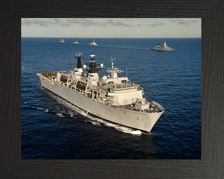 HMS Bulwark L15 Royal Navy Albion class amphibious ship Photo Print or Framed Print - Hampshire Prints