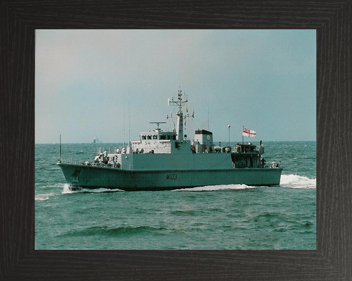 HMS Cromer M103 Royal Navy Sandown class minehunter Photo Print or Framed Print - Hampshire Prints