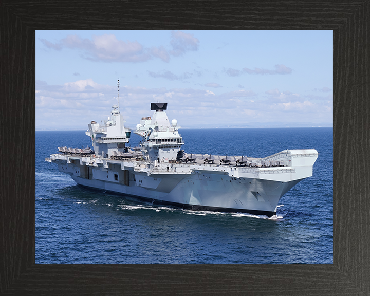 HMS Queen Elizabeth R08 | Photo Print | Framed Print | Queen Elizabeth Class | Aircraft Carrier | Royal Navy - Hampshire Prints