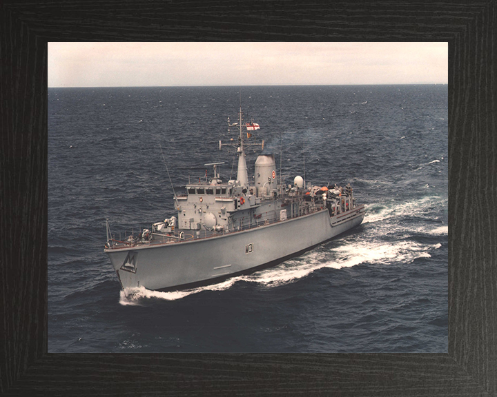 HMS Cattistock M31 Royal Navy Hunt class mine hunter Photo Print or Framed Print - Hampshire Prints