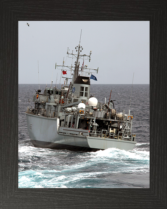 HMS Brocklesby M33 Royal Navy Hunt class Mine Counter Measures Vessel Photo Print or Framed Print - Hampshire Prints