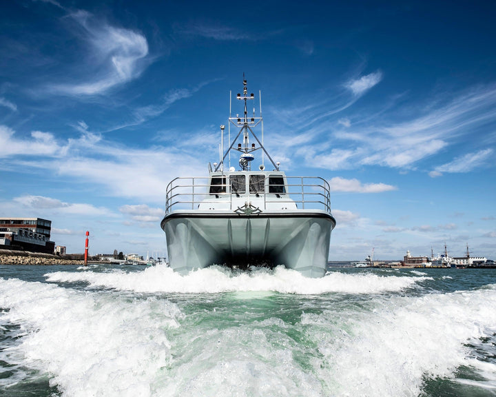 HMS Magpie H130 | Photo Print | Framed Print | Coastal Survey Vessel | Royal Navy - Hampshire Prints