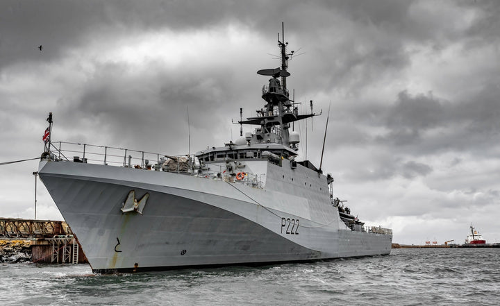 HMS Forth P222 | Photo Print | Framed Print | Poster | River Class | Patrol Ship | Royal Navy - Hampshire Prints