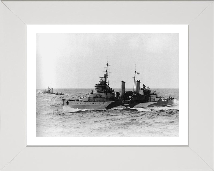 HMS Edinburgh (16) Royal Navy Town class light cruiser Photo Print or Framed Print - Hampshire Prints