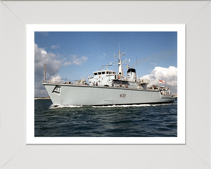 HMS Cottesmore M32 Royal Navy Hunt class mine countermeasures vessel Photo Print or Framed Print - Hampshire Prints