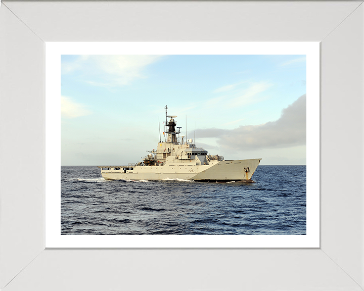 HMS Clyde P257 Royal Navy River class offshore patrol vessel Photo Print or Framed Print - Hampshire Prints