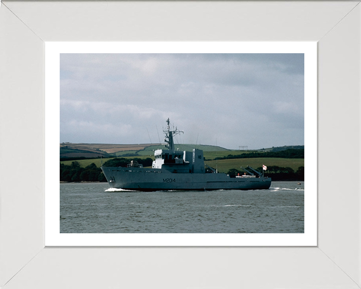 HMS Arun M2014 Royal Navy River class minesweeper Photo Print or Framed Print - Hampshire Prints