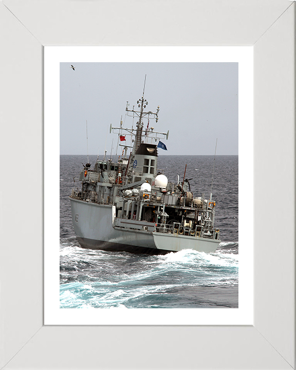 HMS Brocklesby M33 Royal Navy Hunt class Mine Counter Measures Vessel Photo Print or Framed Print - Hampshire Prints