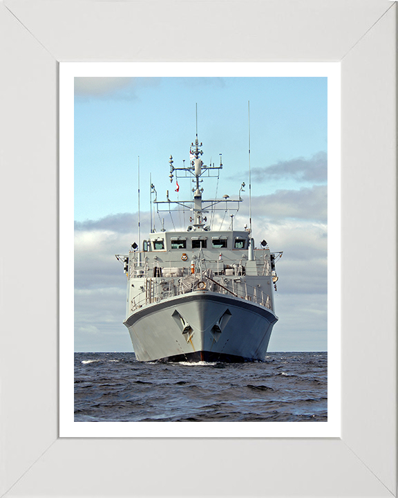 HMS Bangor M109 Royal Navy Sandown class minehunter Photo Print or Framed Print - Hampshire Prints