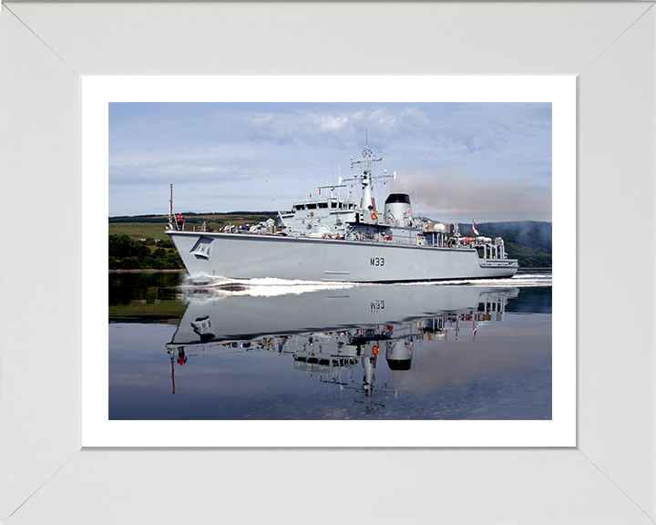 HMS Brocklesby M33 Royal Navy Hunt class Mine Counter Measures Vessel Photo Print or Framed Print - Hampshire Prints