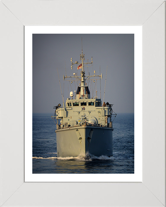 HMS Chiddingfold M37 Royal Navy Hunt Class Minesweeper Photo Print or Framed Print - Hampshire Prints