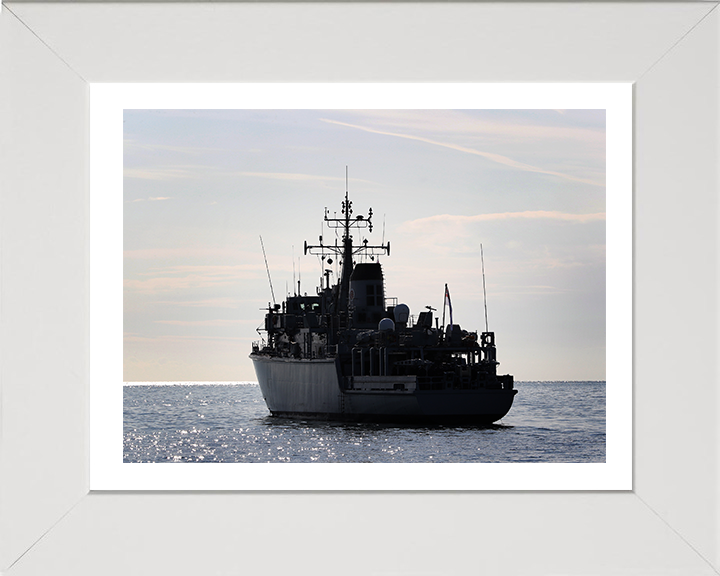 HMS Chiddingfold M37 Royal Navy Hunt Class Minesweeper Photo Print or Framed Print - Hampshire Prints