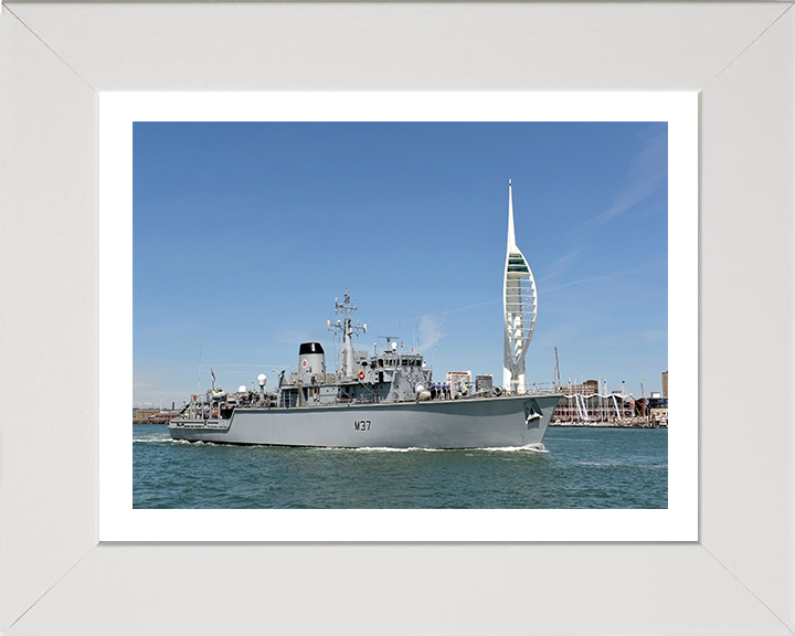 HMS Chiddingfold M37 | Photo Print | Framed Print | Hunt Class | Minehunter | Royal Navy - Hampshire Prints