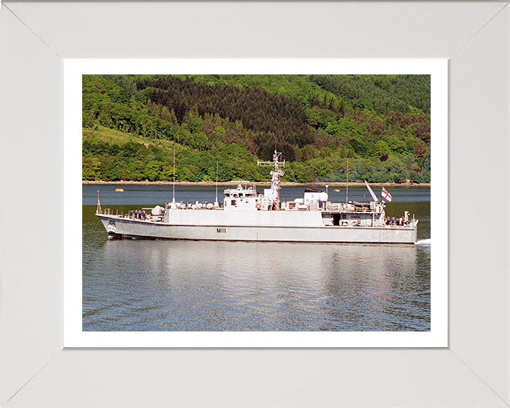 HMS Blyth M111 Royal Navy Sandown class minehunter Photo Print or Framed Print - Hampshire Prints