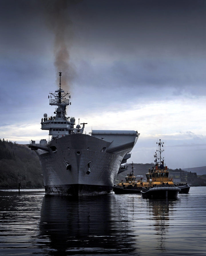 HMS Illustrious R06 | Photo Print | Framed Print | Invincible Class | Aircraft Carrier | Royal Navy - Hampshire Prints