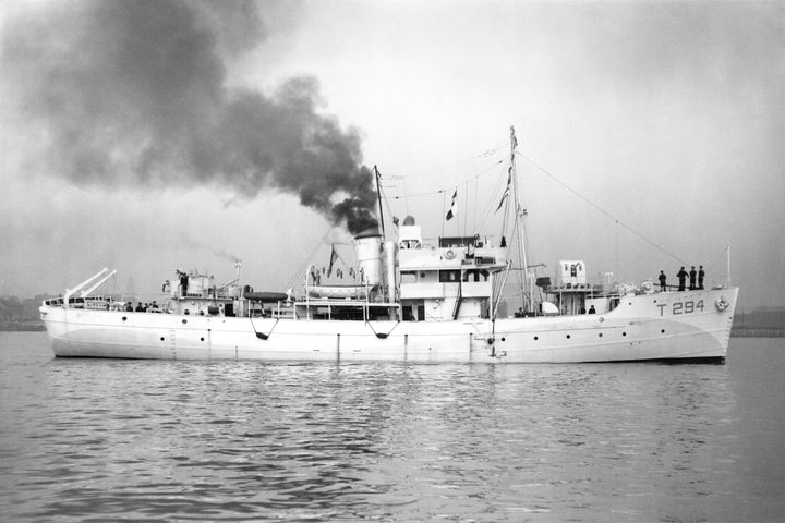 HMS Bern T294 Royal Navy Isles class Trawler Photo Print or Framed Print - Hampshire Prints