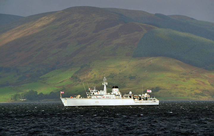 HMS Cattistock M31 Royal Navy Hunt class mine hunter Photo Print or Framed Print - Hampshire Prints