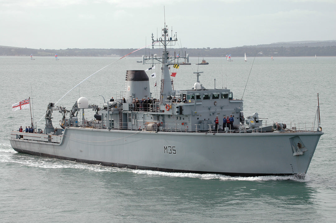 HMS Dulverton M35 Royal Navy Hunt class mine countermeasures vessel Photo Print or Framed Print - Hampshire Prints