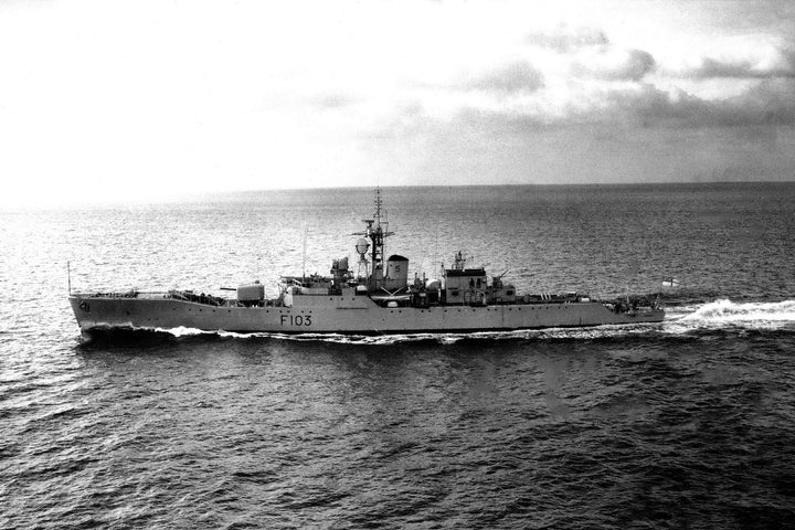 HMS Lowestoft F103 Royal Navy Rothesay class frigate Photo Print or Framed Print - Hampshire Prints