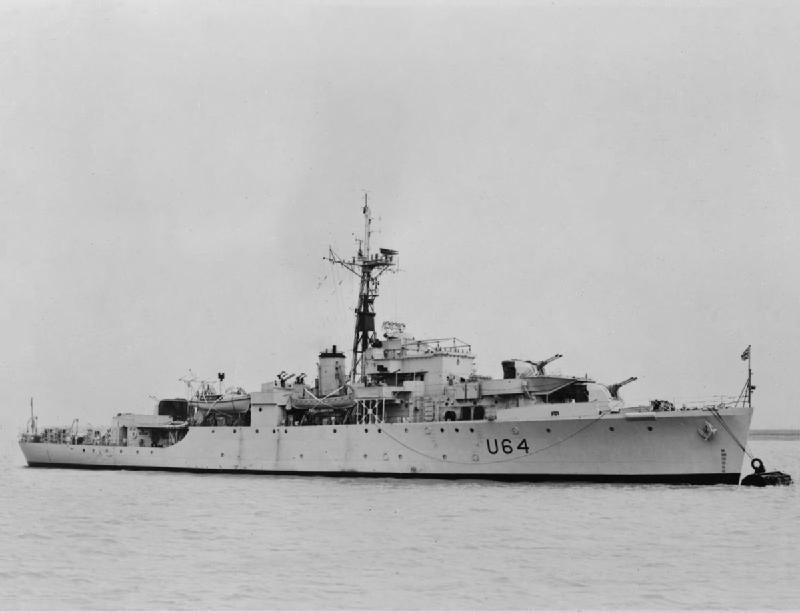 HMS Nereide U64 Royal Navy Modified Black Swan Class sloop Photo Print or Framed Print - Hampshire Prints