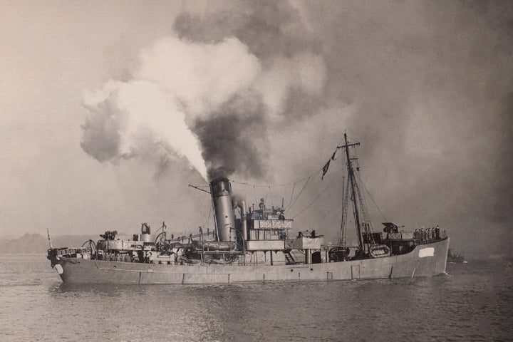 HMS Turquoise T45 Royal Navy Trawler Photo Print or Framed Print - Hampshire Prints