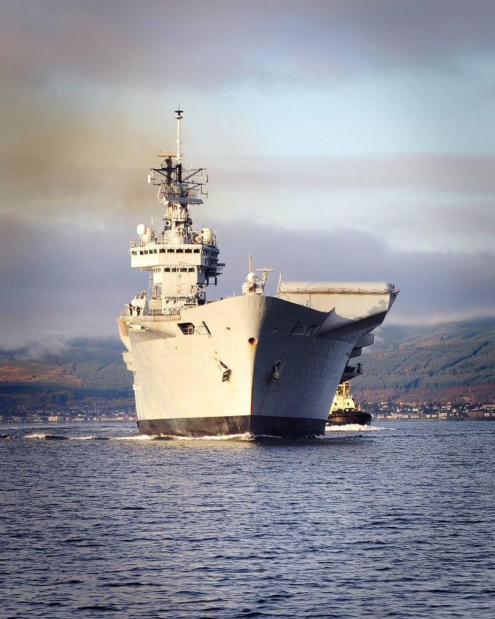 HMS Illustrious R06 | Photo Print | Framed Print | Invincible Class | Aircraft Carrier | Royal Navy - Hampshire Prints