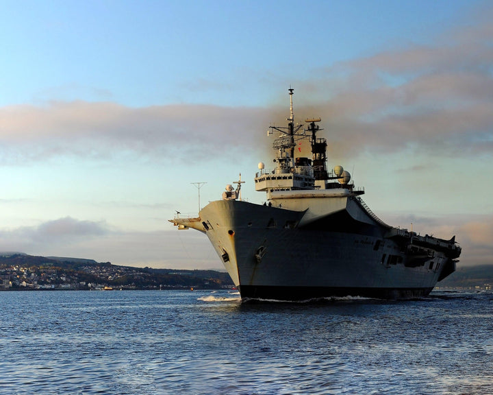 HMS Illustrious R06 | Photo Print | Framed Print | Invincible Class | Aircraft Carrier | Royal Navy - Hampshire Prints