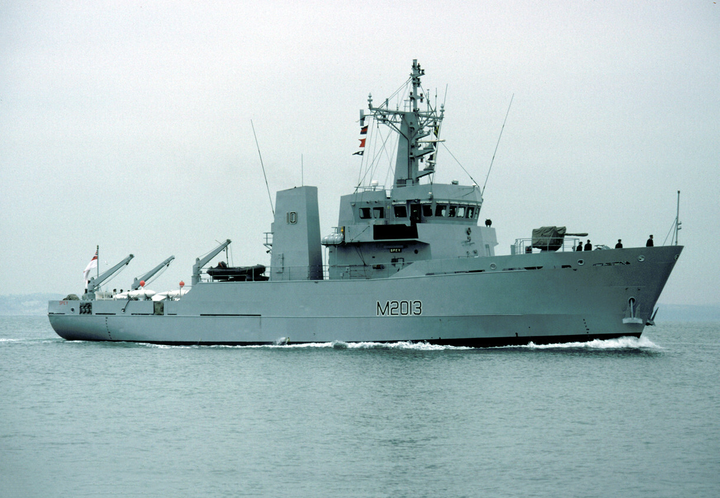 HMS Spey M2013 Royal Navy River class minesweeper Photo Print or Framed Print - Hampshire Prints