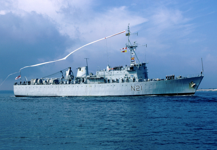 HMS Abdiel N21 Royal Navy Abdiel Class Mine Layer Photo Print or Framed Print - Hampshire Prints