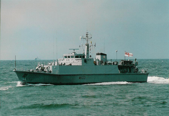 HMS Cromer M103 Royal Navy Sandown class minehunter Photo Print or Framed Print - Hampshire Prints