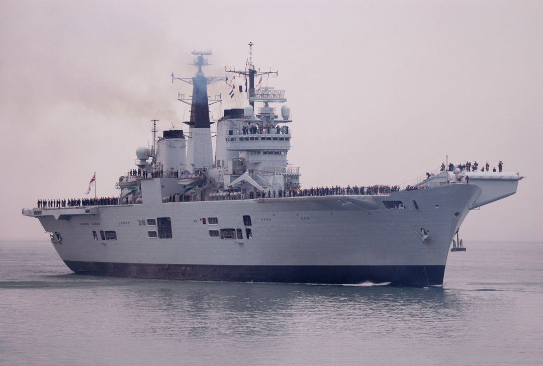 HMS Invincible R05 Royal Navy Invincible Class aircraft carrier Photo Print or Framed Print - Hampshire Prints