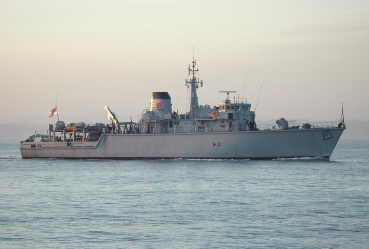 HMS Quorn M41 Royal Navy Hunt class mine countermeasures vessel Photo Print or Framed Print - Hampshire Prints