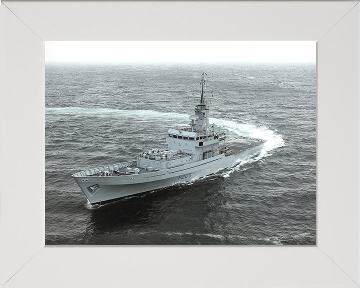 HMS Dumbarton Castle P265 | Photo Print | Framed Print | Castle Class | Patrol Vessel | Royal Navy - Hampshire Prints