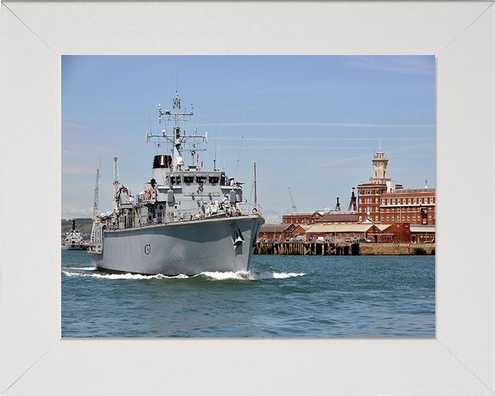 HMS Chiddingfold M37 | Photo Print | Framed Print | Hunt Class | Minehunter | Royal Navy - Hampshire Prints