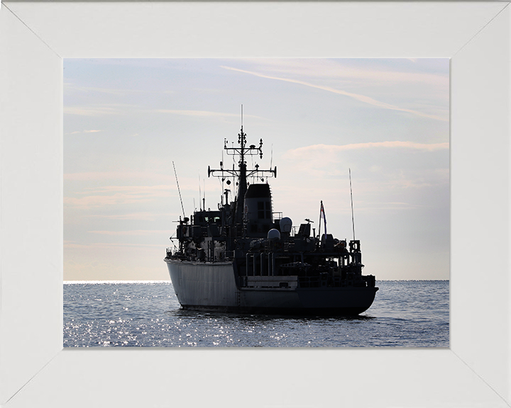 HMS Chiddingfold M37 Royal Navy Hunt Class Minesweeper Photo Print or Framed Print - Hampshire Prints