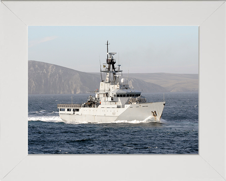 HMS Clyde P257 Royal Navy River class offshore patrol vessel Photo Print or Framed Print - Hampshire Prints