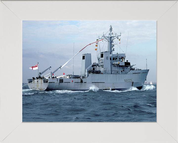 HMS Dovey M2005 Royal Navy River class minesweeper Photo Print or Framed Print - Hampshire Prints