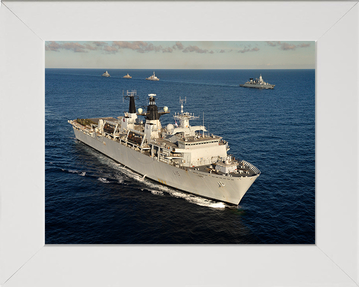 HMS Bulwark L15 Royal Navy Albion class amphibious ship Photo Print or Framed Print - Hampshire Prints