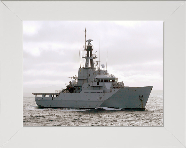 HMS Clyde P257 Royal Navy River class offshore patrol vessel Photo Print or Framed Print - Hampshire Prints