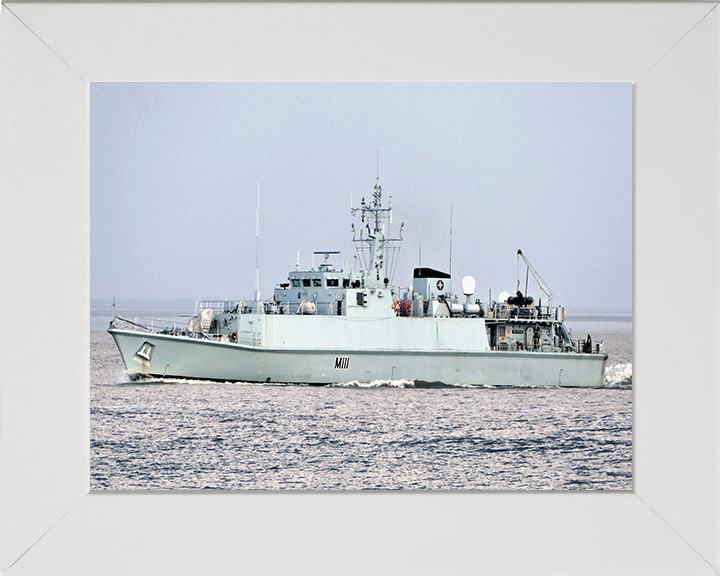 HMS Blyth M111 Royal Navy Sandown class minehunter Photo Print or Framed Print - Hampshire Prints